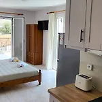 Captain Georgio Apartment