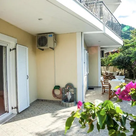 Captain Georgio Apartment