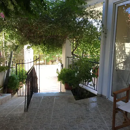 Captain Georgio Apartment